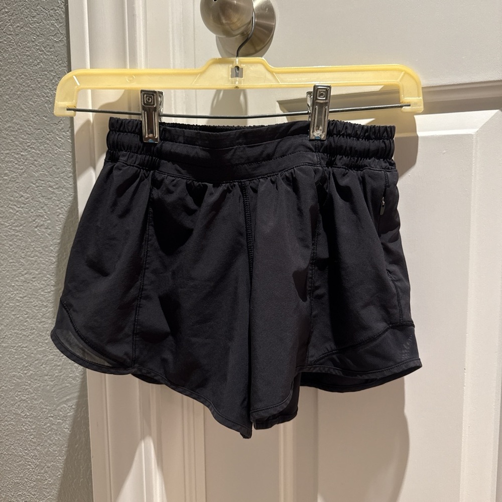 Lululemon Hotty Hot Shorts 2.5 inch
